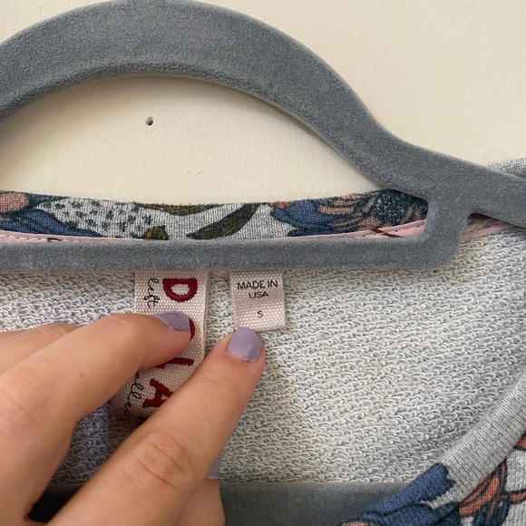 ANTHROPOLOGIE DOLAN TAGAWA GRAY FLORAL PRINT MULTICOLOR LONG SLEEVE SWEATSHIRT - Picture 5 of 8